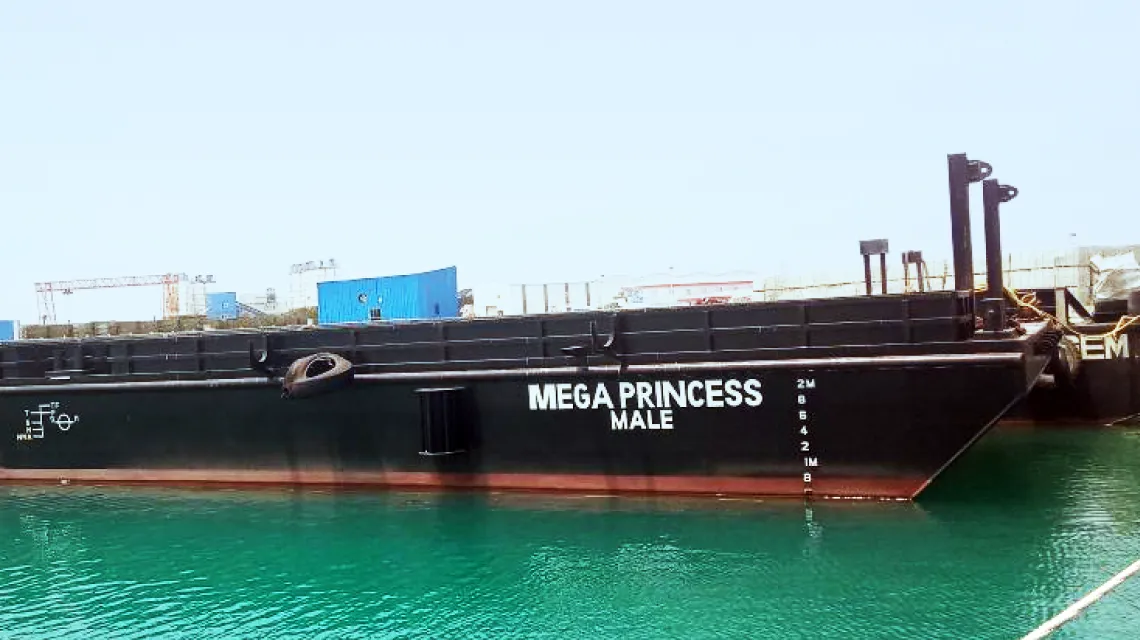 Barge Mega Princess
